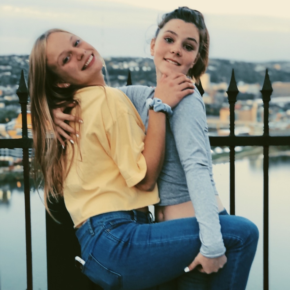 Meet your Posher, Stella